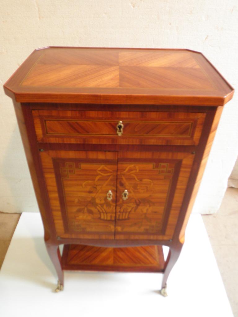 Table de chevet Louis XV