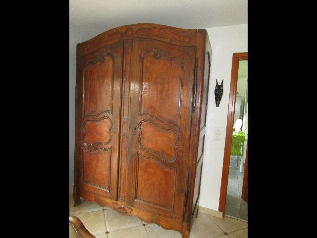 Armoire chêne et loupe d'orme