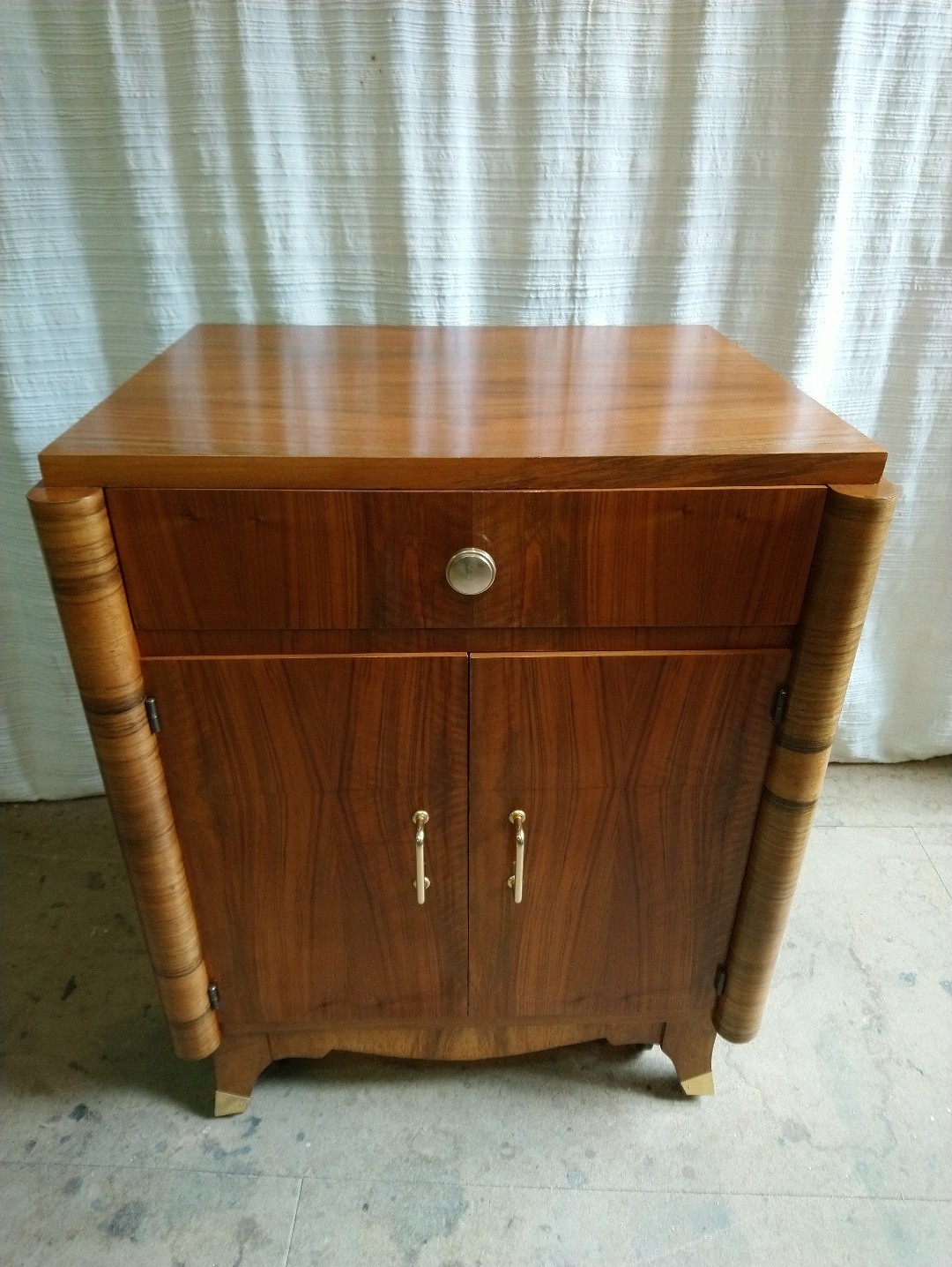 Meuble Art Déco en noyer - 450 €