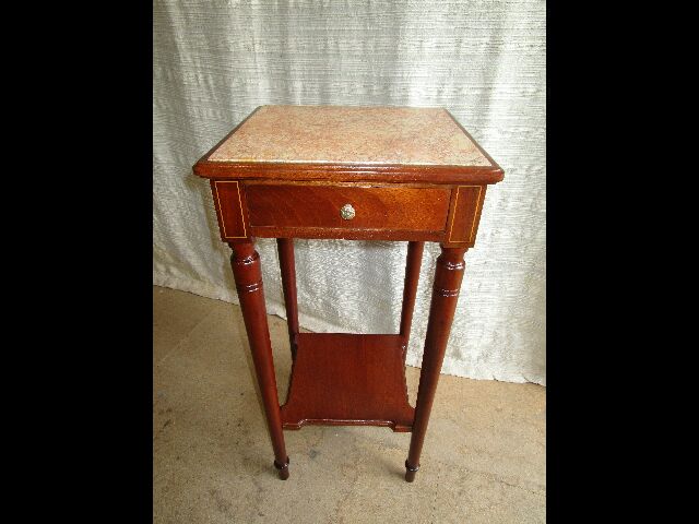 Sellette, table de chevet marbre et acajou 150 €